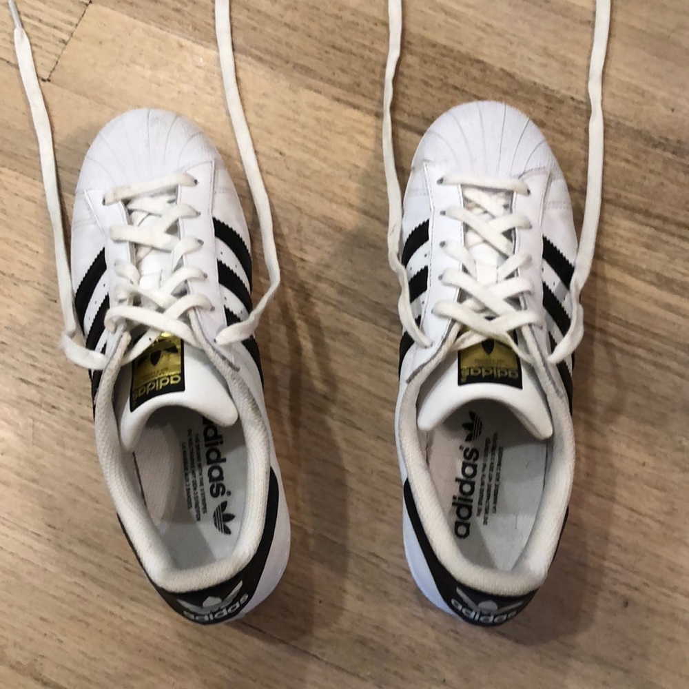Adidas Sneakers